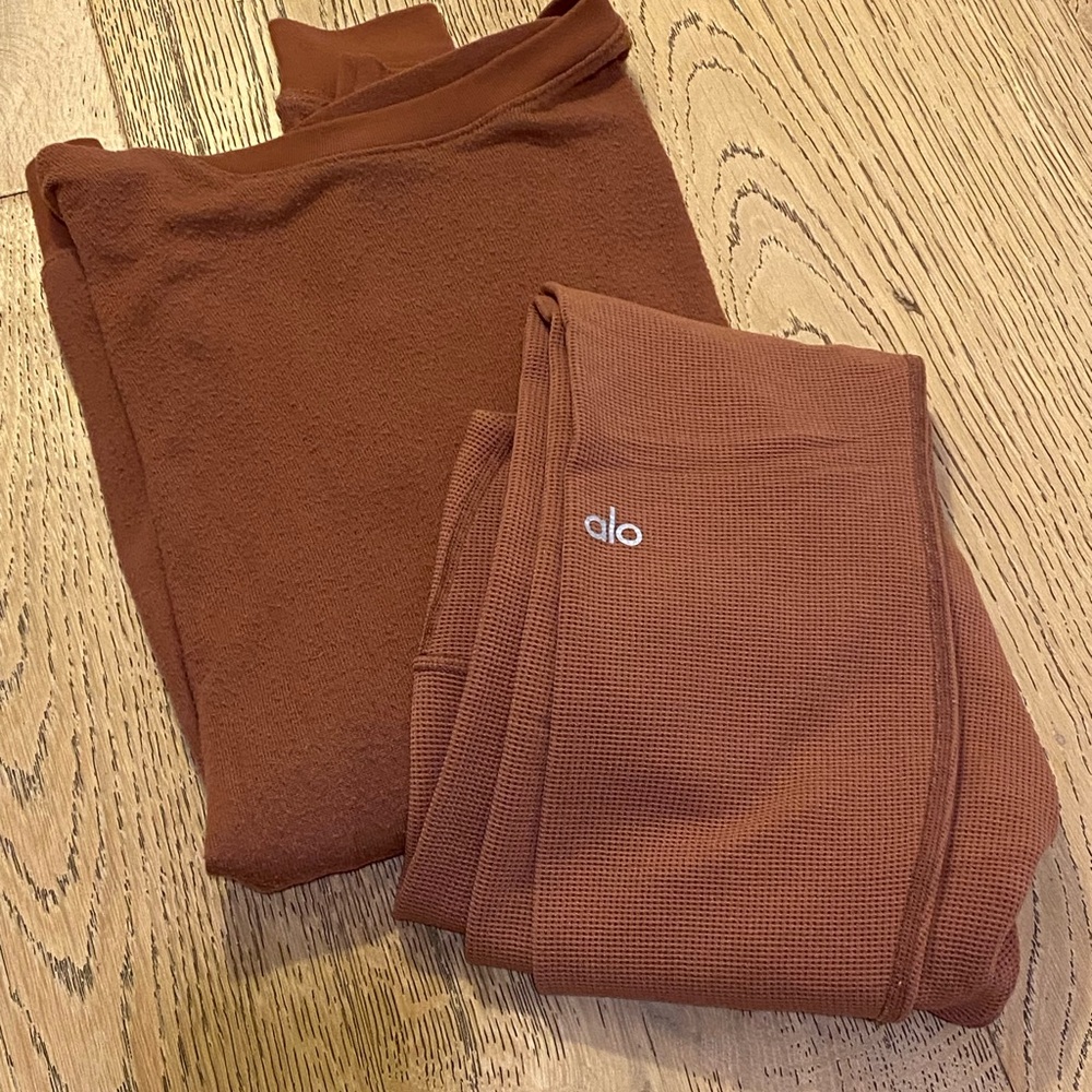 ALO Yoga Chestnut SET Leggings and Pullover